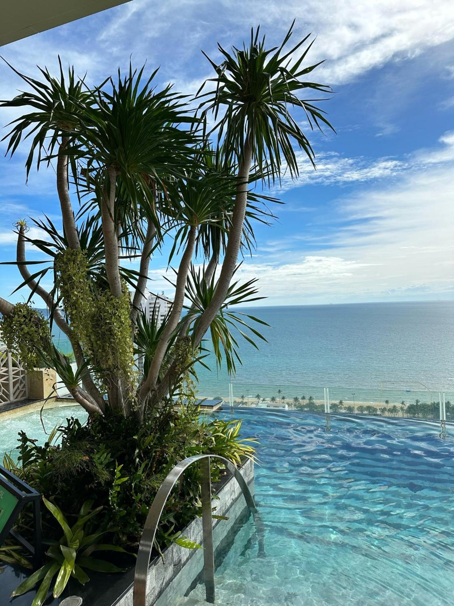 芭提雅高层海景奢华公寓the Riviera Jomtien生香家直达海滩2704 Ngoại thất bức ảnh